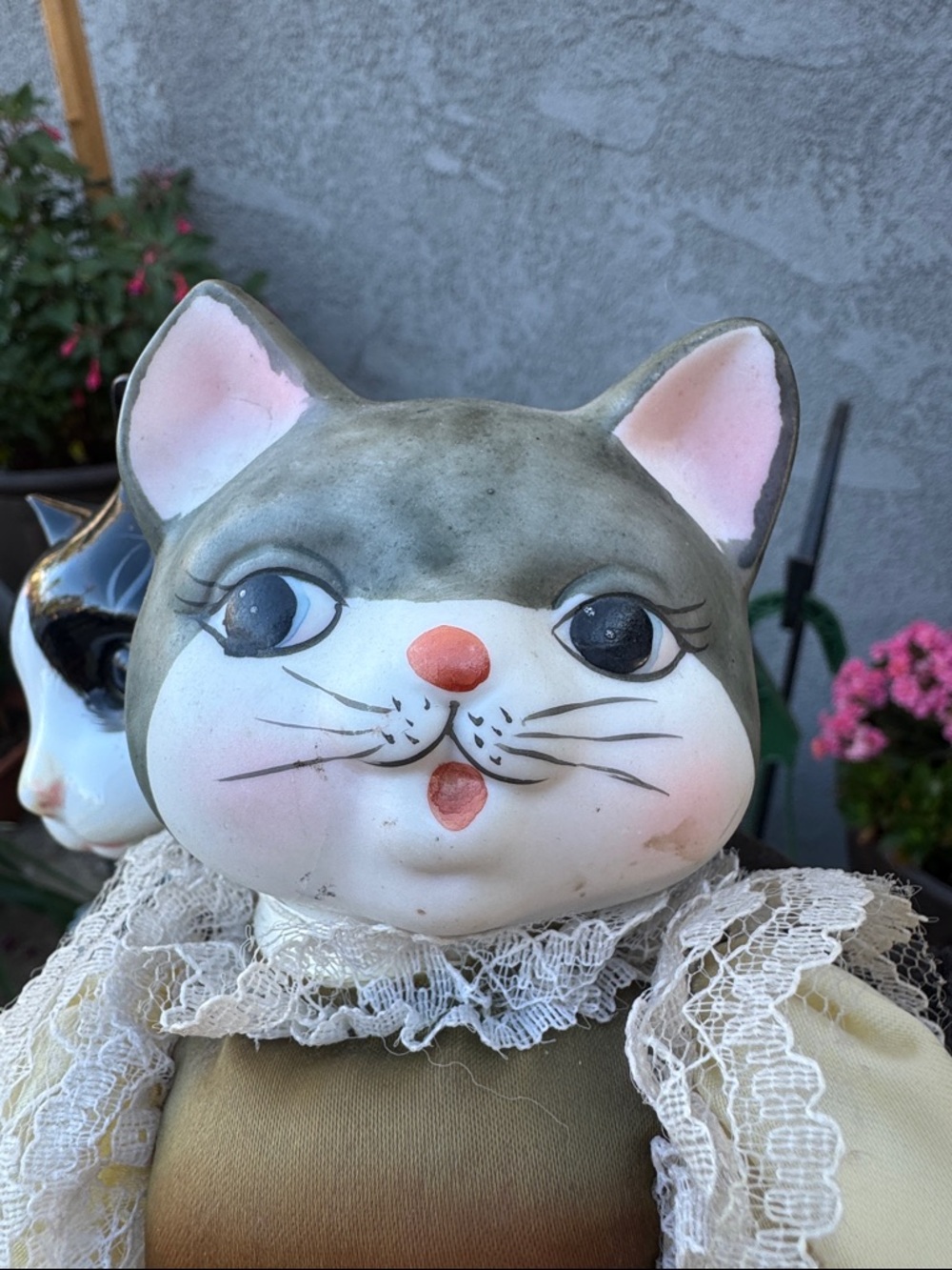 Vintage Cat Couple Porcelain Dolls - Black & Red Attire - Picture 9 of 9